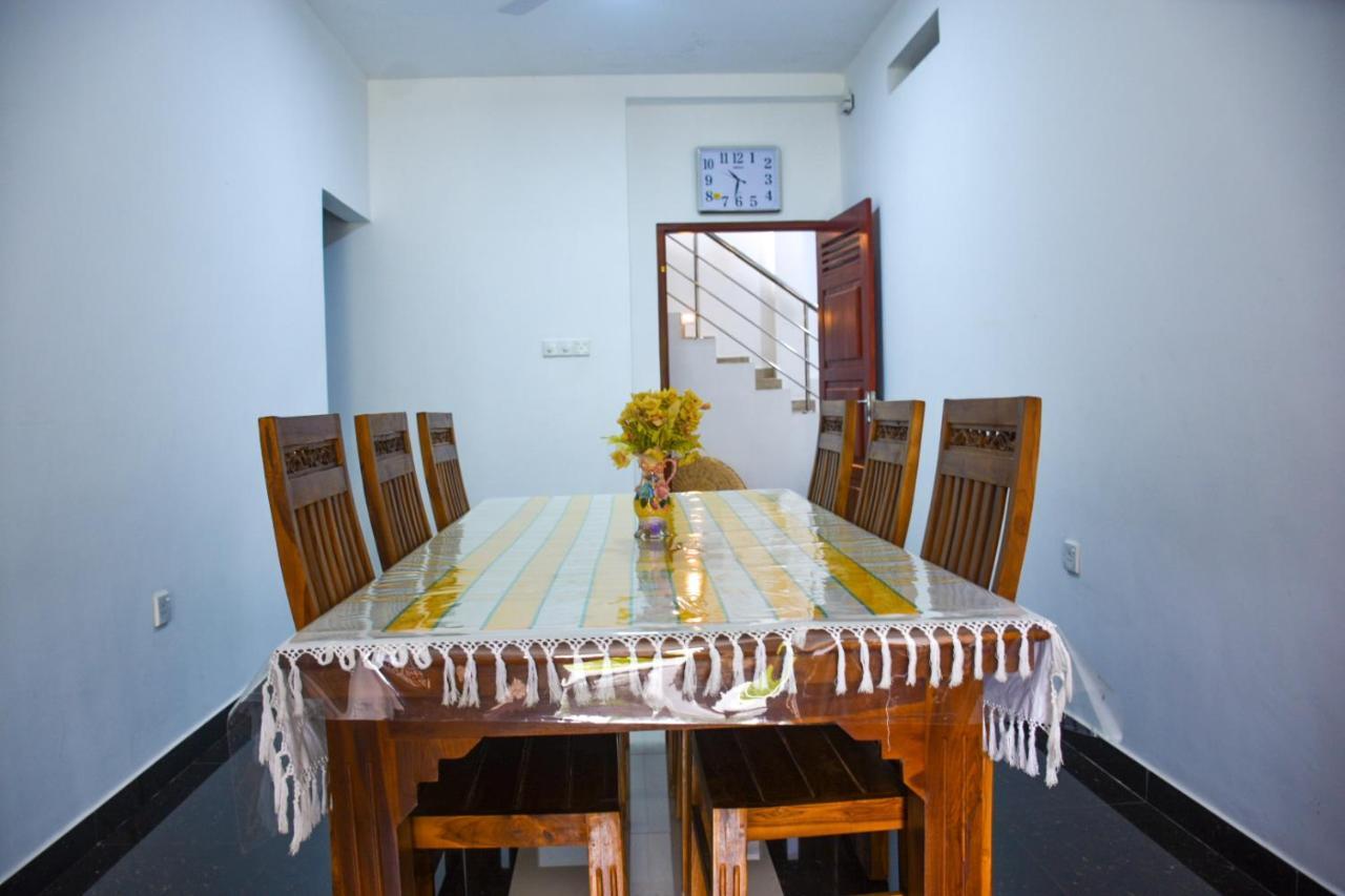 Riverview Guest Канди Экстерьер фото